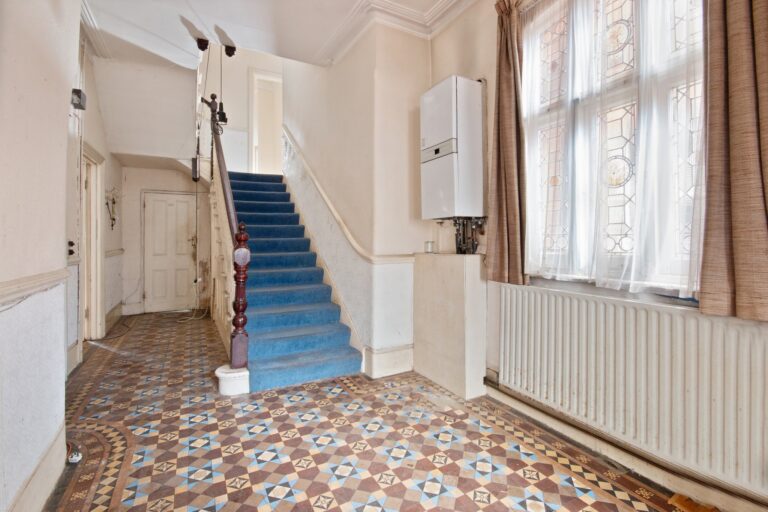 images of property on Grange Road