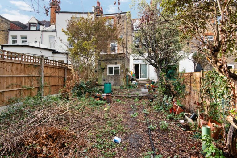 images of property on Grange Road