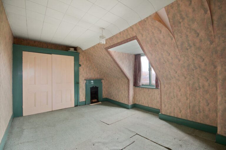 images of property on Grange Road