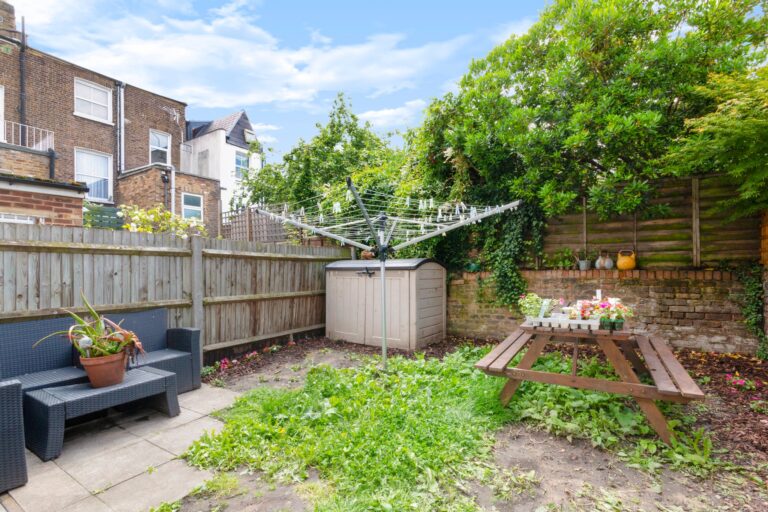 images of property on Southerton Road