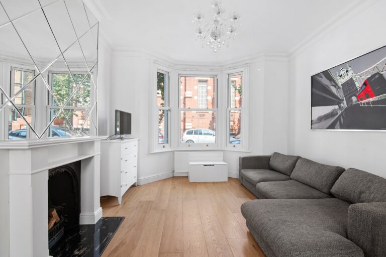 images of property on Southerton Road