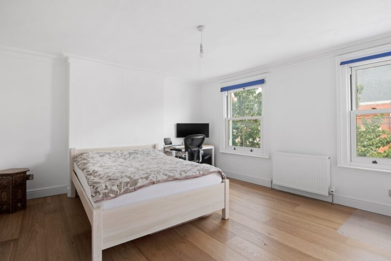 images of property on Southerton Road