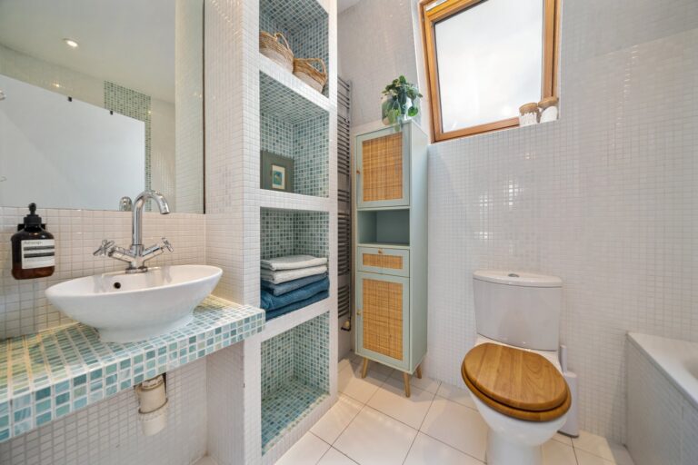 images of property on Stile Hall Gardens