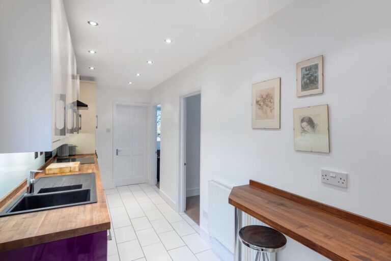 images of property on Ravenscourt Road