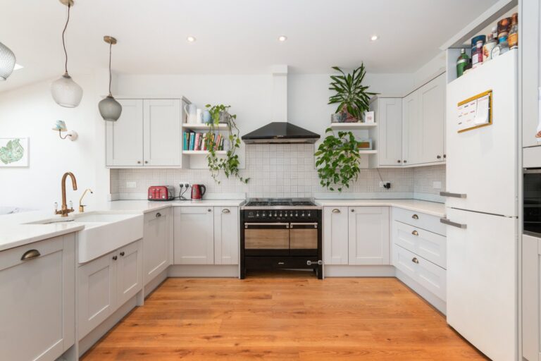 images of property on Bradmore Park Road