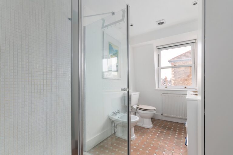 images of property on Bradmore Park Road