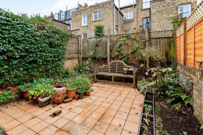 images of property on Carthew Road