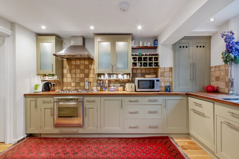 images of property on Carthew Road