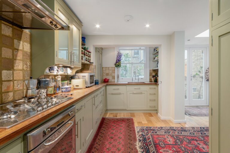 images of property on Carthew Road