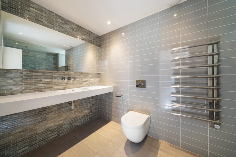 images of property on Chiswick High Road