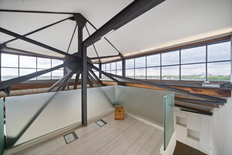 images of property on Chiswick High Road