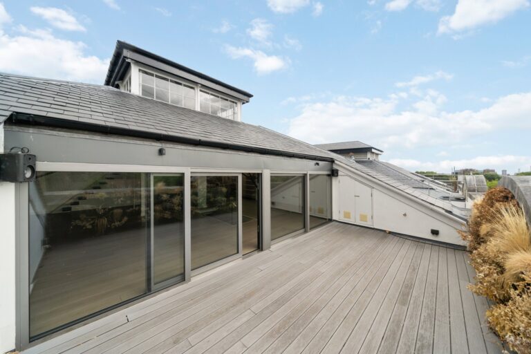 images of property on Chiswick High Road