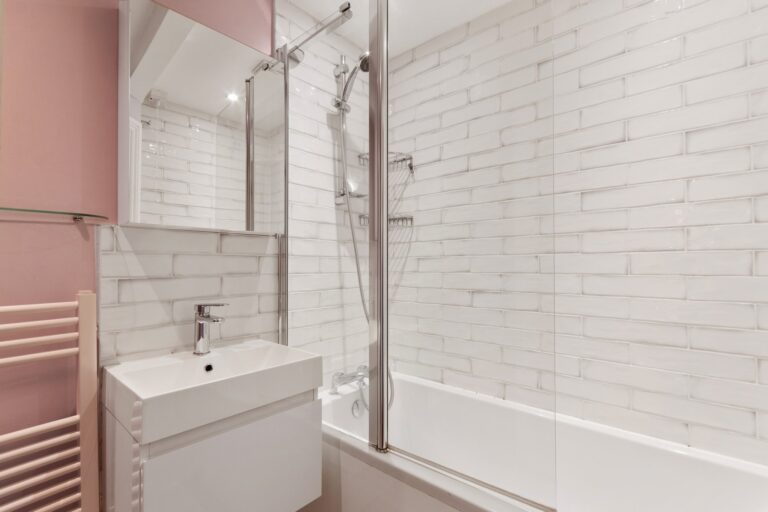 images of property on Overstone Road