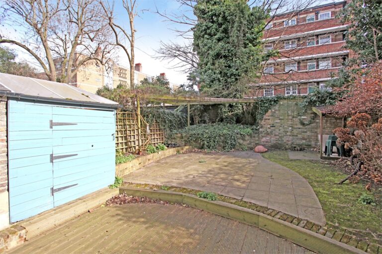 images of property on Ravenscourt Road