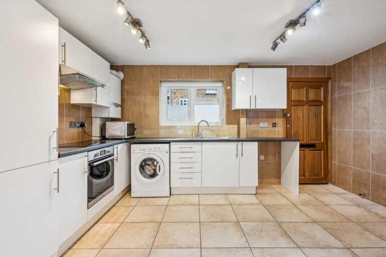 images of property on Carlton Road