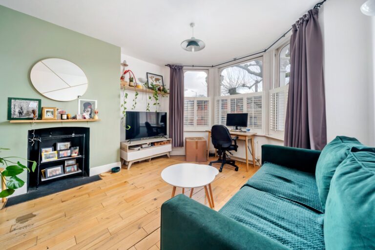 images of property on Goldhawk Road