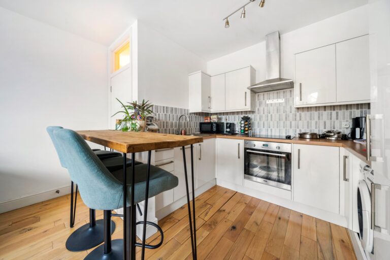 images of property on Goldhawk Road