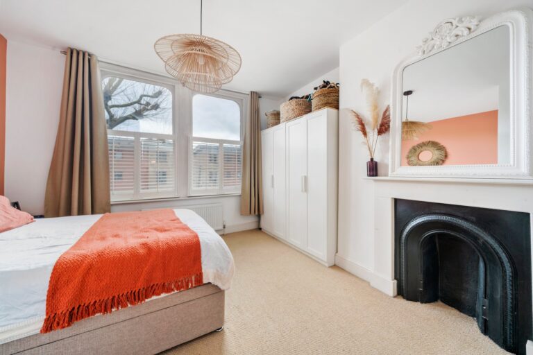 images of property on Goldhawk Road