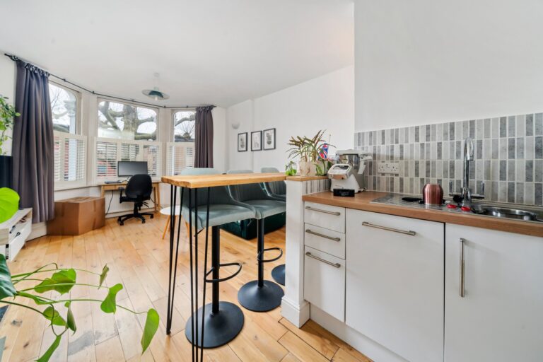 images of property on Goldhawk Road