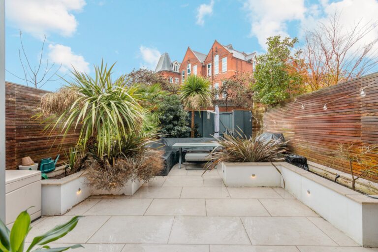 images of property on Hamilton Road