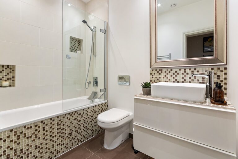 images of property on Cathnor Road