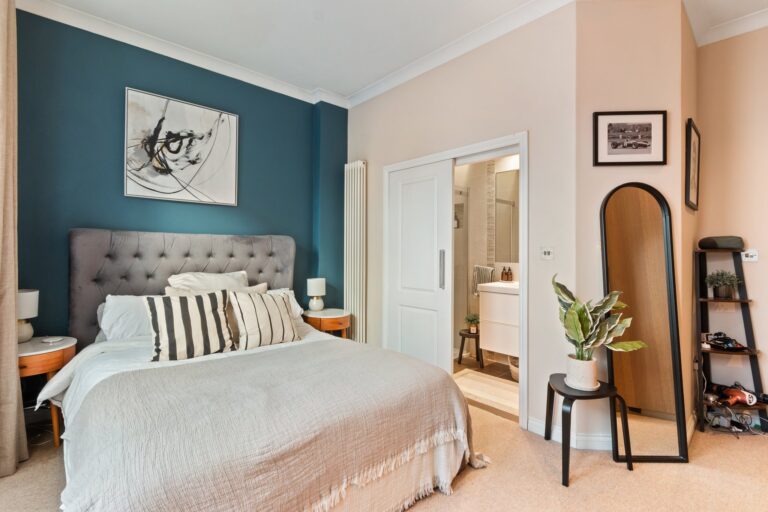 images of property on Cathnor Road