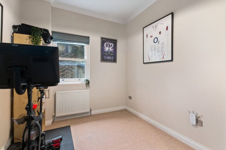 images of property on Cathnor Road