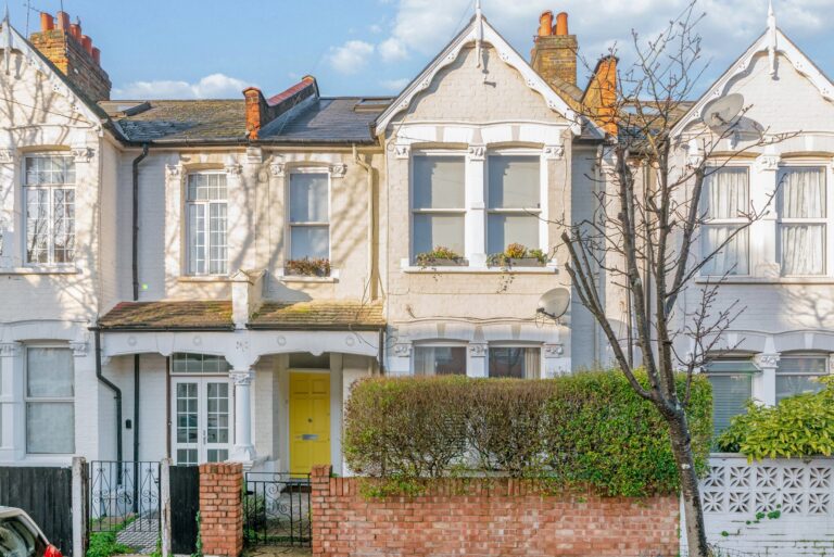 images of property on Ormiston Grove