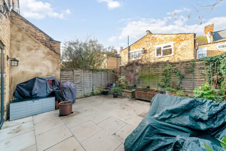 images of property on Ormiston Grove