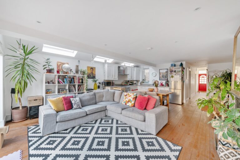 images of property on Ormiston Grove