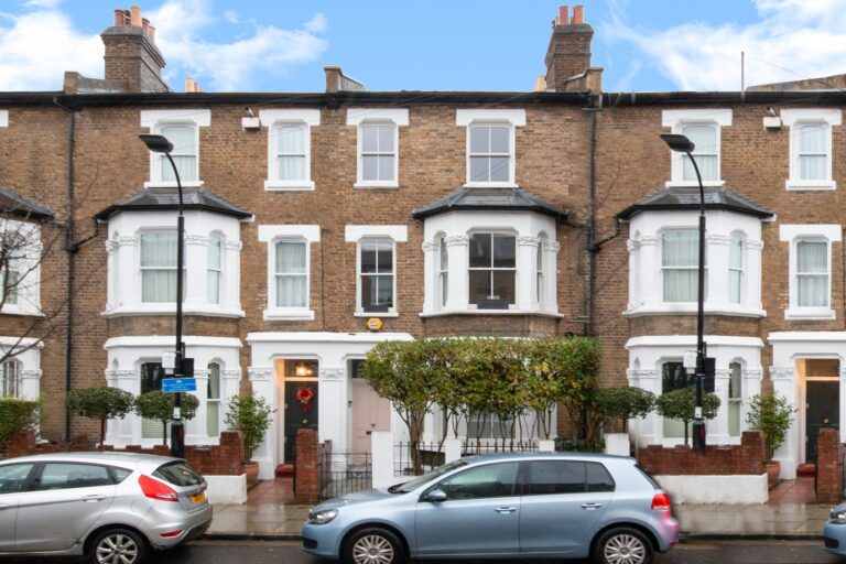 images of property on Macfarlane Road