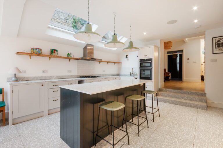 images of property on Macfarlane Road