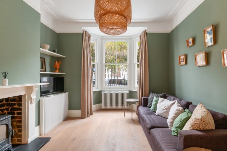 images of property on Macfarlane Road