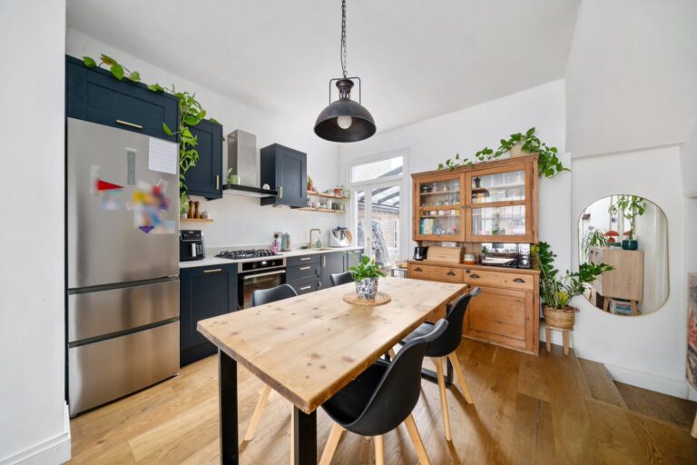 images of property on Whitehall Gardens