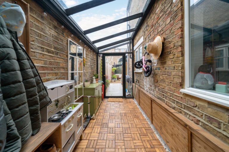 images of property on Whitehall Gardens