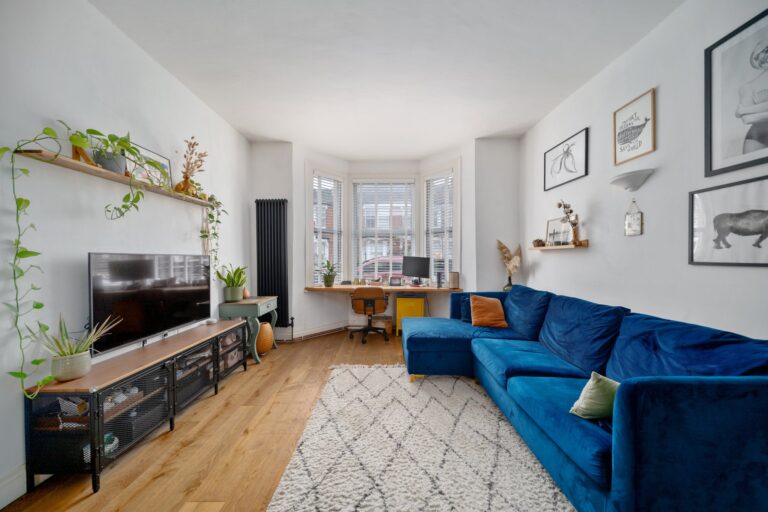 images of property on Whitehall Gardens