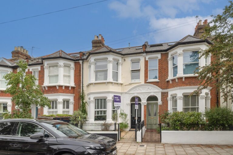 images of property on Whitehall Gardens