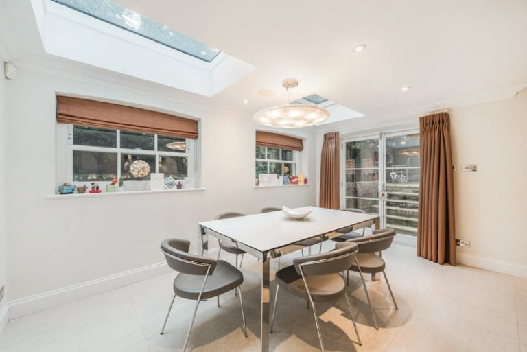 images of property on Ravenscourt Square