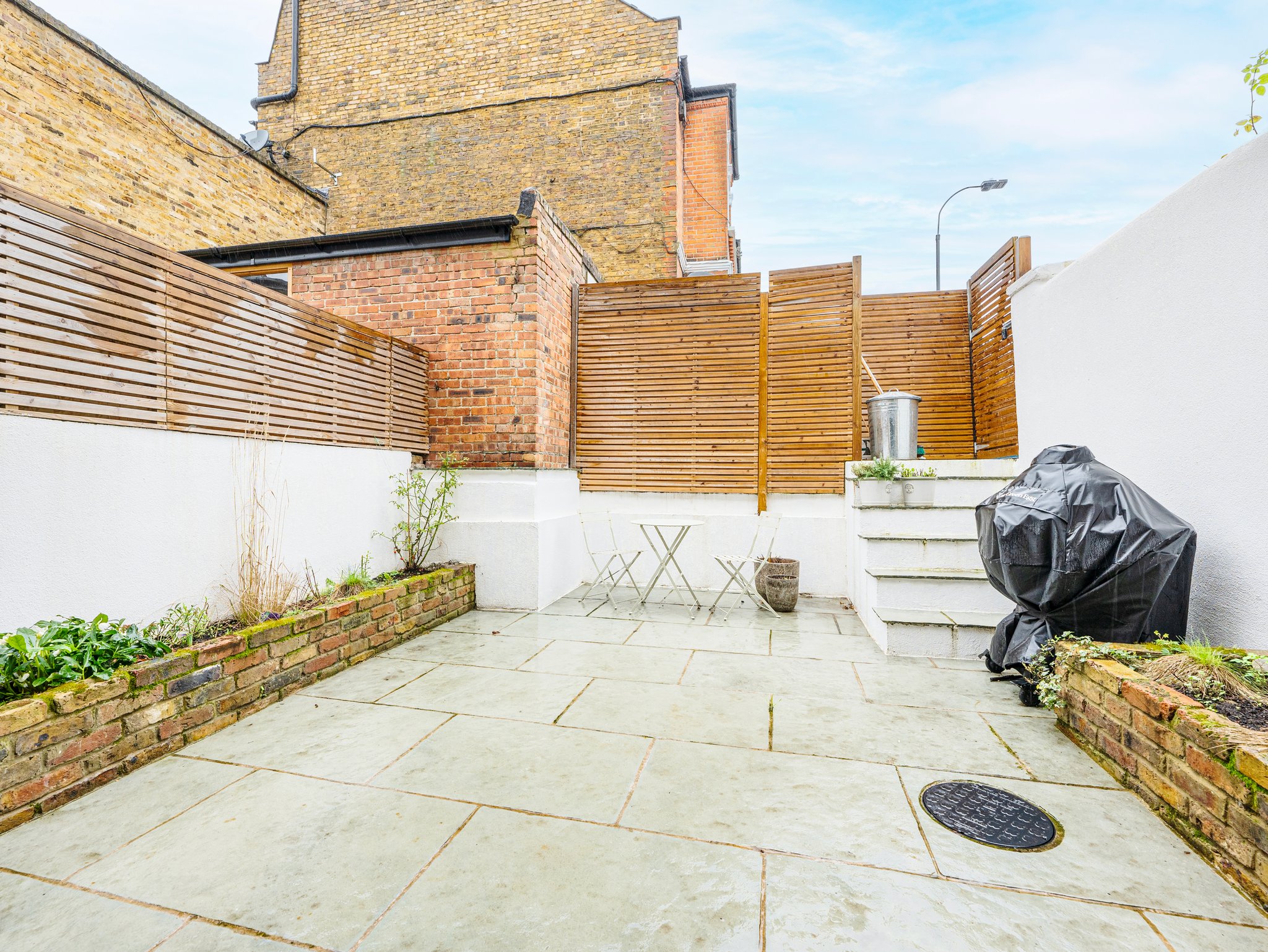 images of property on Becklow Road