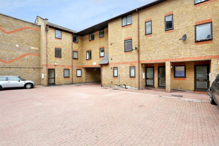 images of property on Cambridge Grove