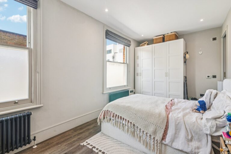 images of property on Fishers Lane