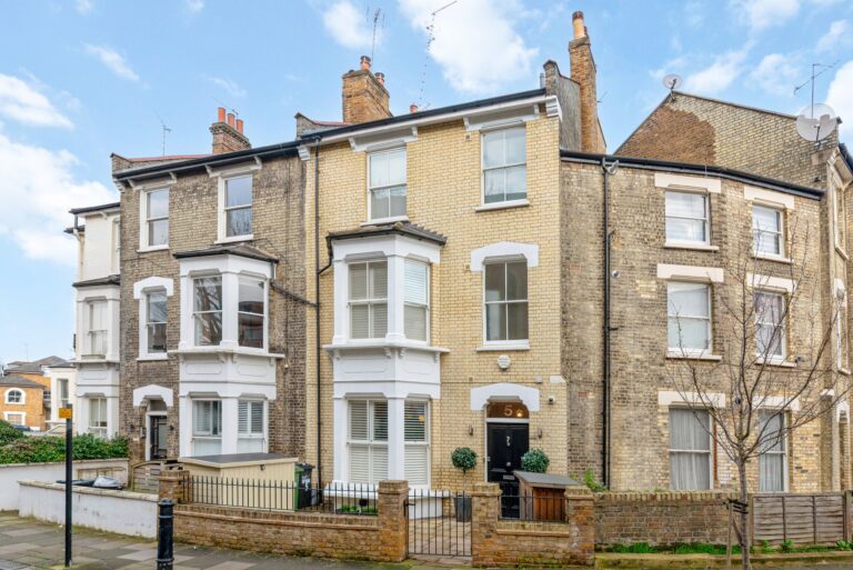 images of property on Dorville Crescent