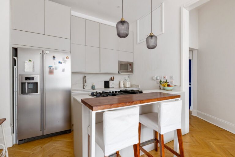 images of property on Benbow Road