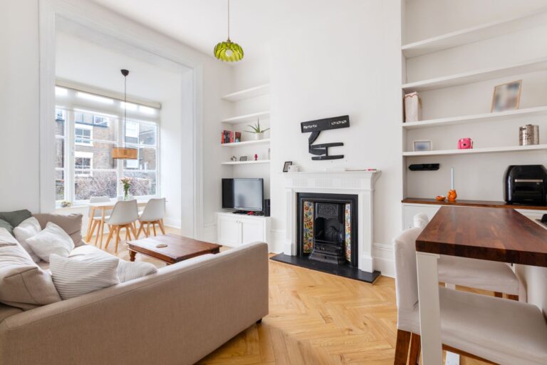 images of property on Benbow Road