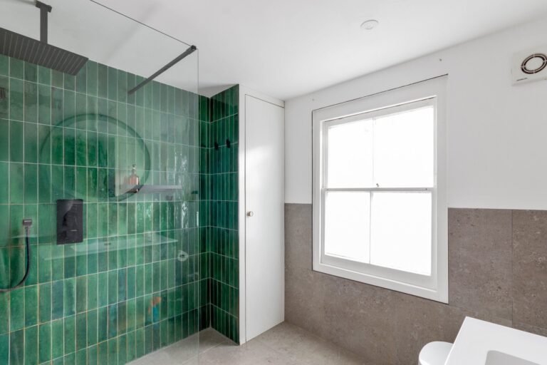 images of property on Benbow Road