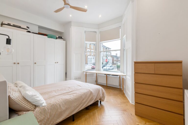 images of property on Benbow Road