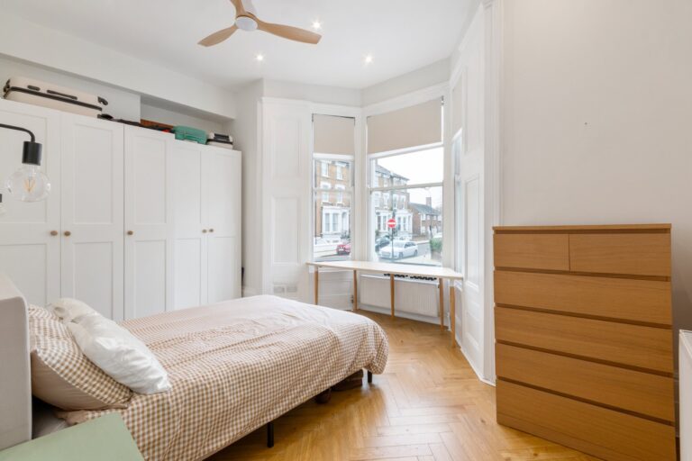 images of property on Benbow Road