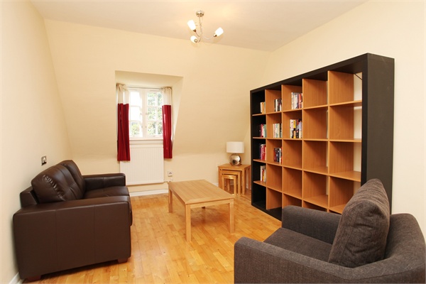 images of property on Riverside Gardens