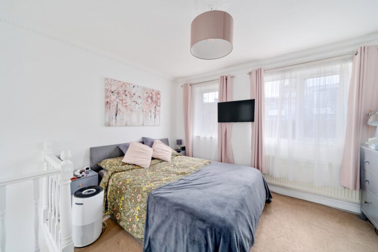 images of property on Argyle Place