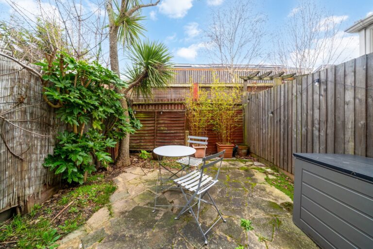 images of property on Argyle Place